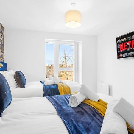 The Versace Suite With 4 Beds And Secure Free Parking Birmingham Exterior photo