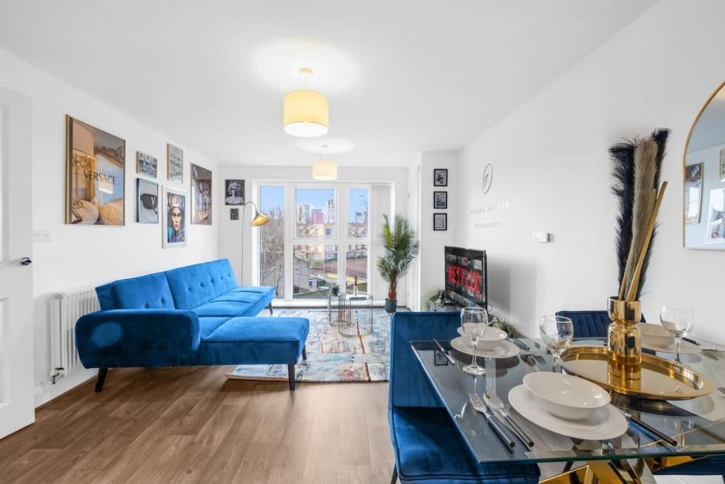 The Versace Suite With 4 Beds And Secure Free Parking Birmingham Exterior photo